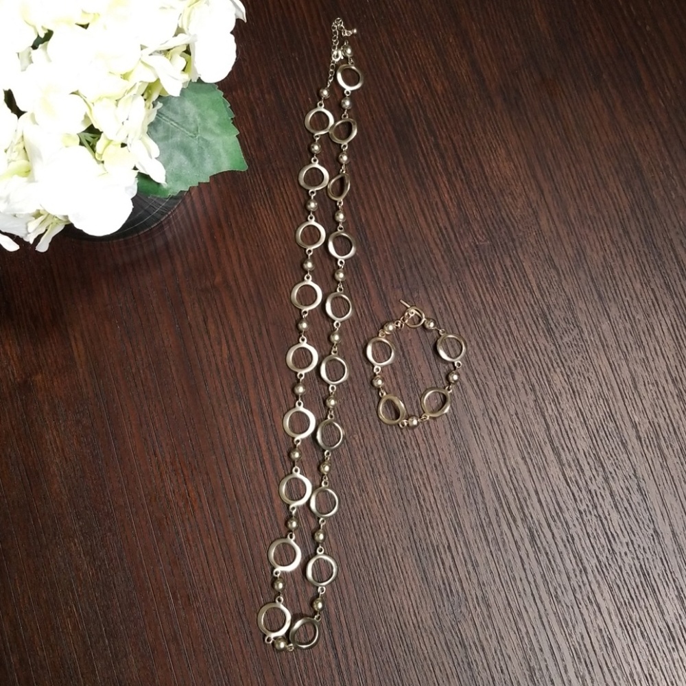 Goldtone Frosted Finish Necklace & Bracelet Set